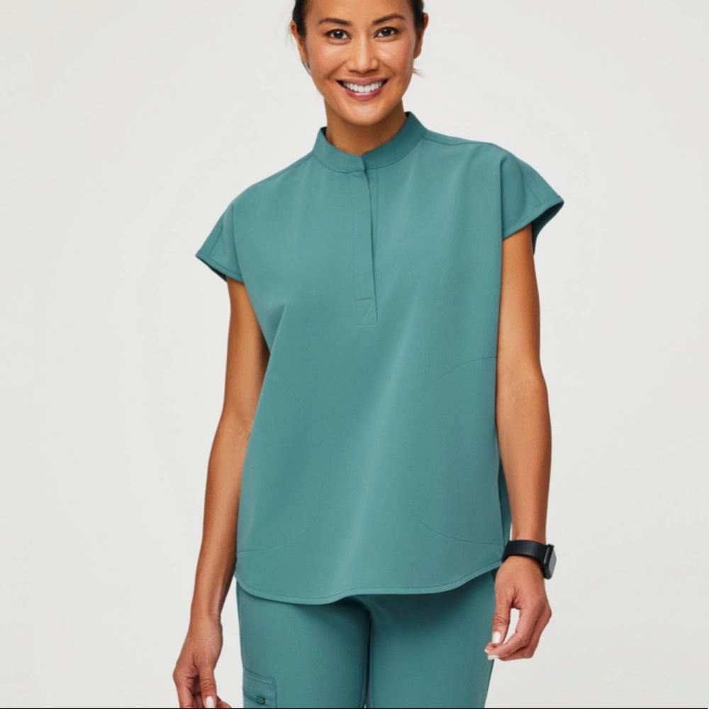 Figs Rafael Scrub top